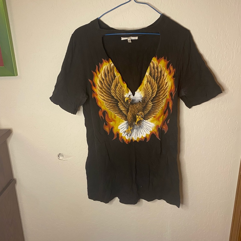 Urban Outfitters Women’s Size Small Graphic VNeck Tee - Picture 1 of 3
